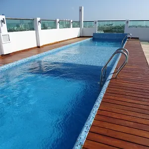 4* מלון Kavia