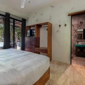 trece-lunas.allrivieramayahotels.com/